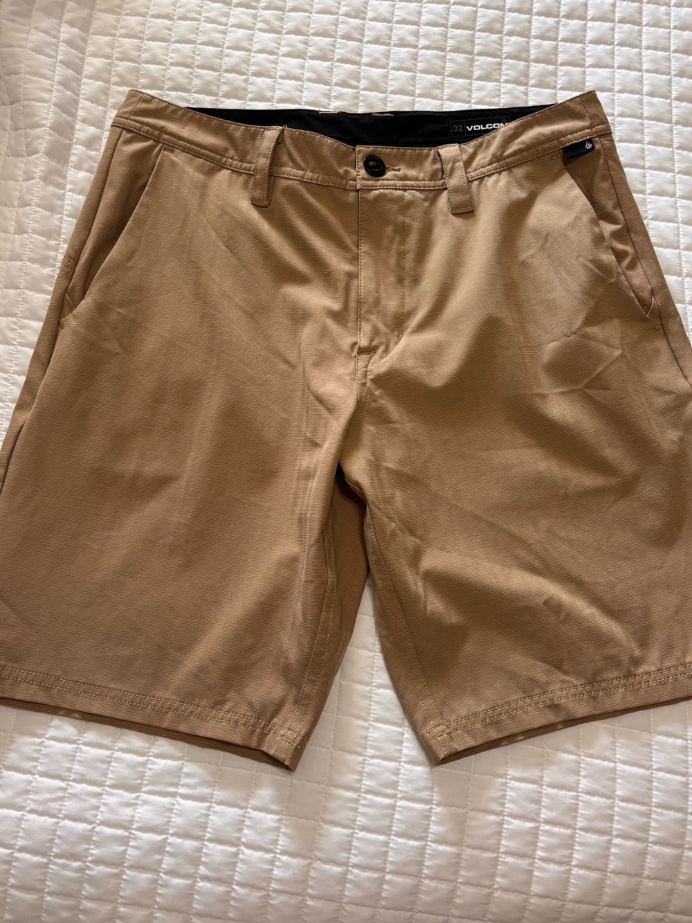 Volcom Men's hybrid Khaki Flat Front Shorts
